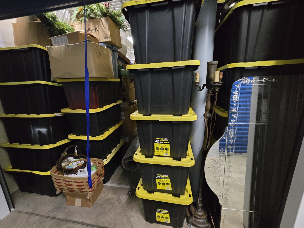 10 x 35 storage unit in Jacksonville, FL