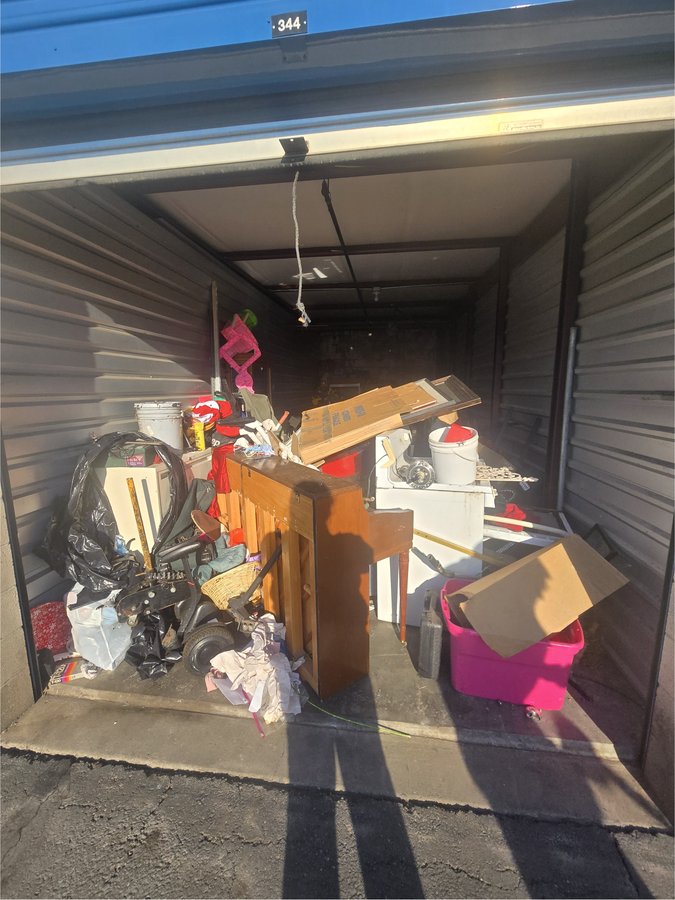 10 x 30 storage unit in Stockton, CA