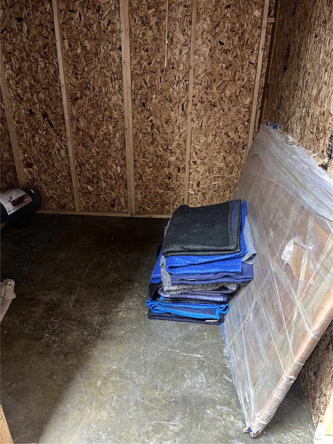 10 x 10 storage unit in Arlington, VA