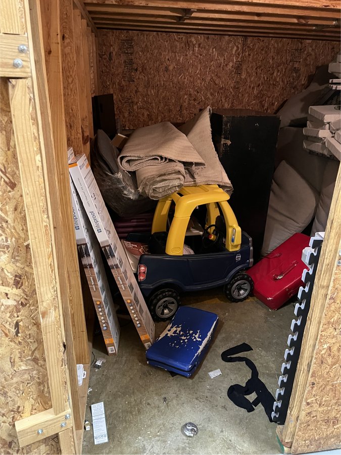 10 x 10 storage unit in Arlington, VA