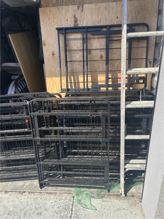 10 x 18 storage unit in Richmond, CA