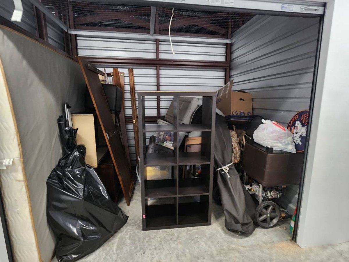10 x 8 storage unit in Auburn, AL