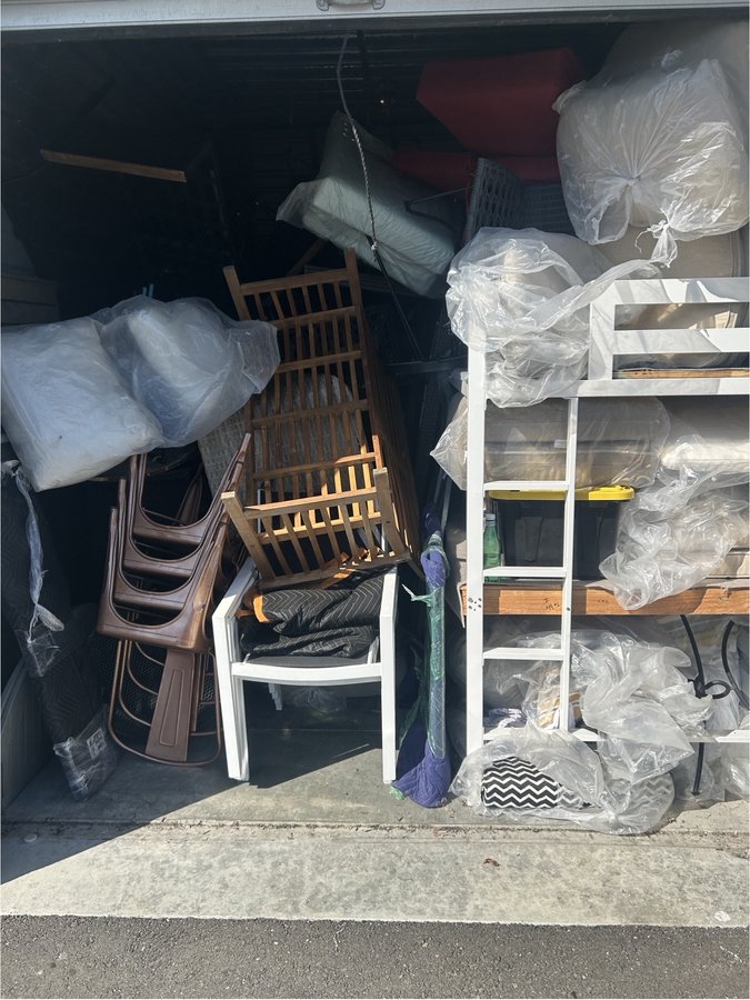 10 x 18 storage unit in Richmond, CA