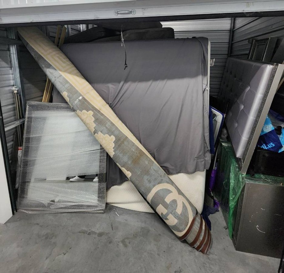 10 x 7 storage unit in Minneapolis, MN