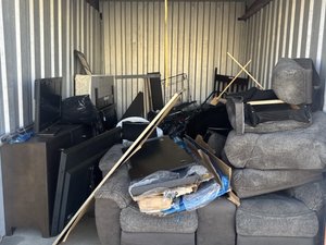 10 x 15 storage unit in Livonia, MI