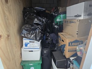 5 x 10 storage unit in Chatsworth, CA