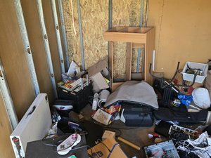 10 x 15 storage unit in Chatsworth, CA