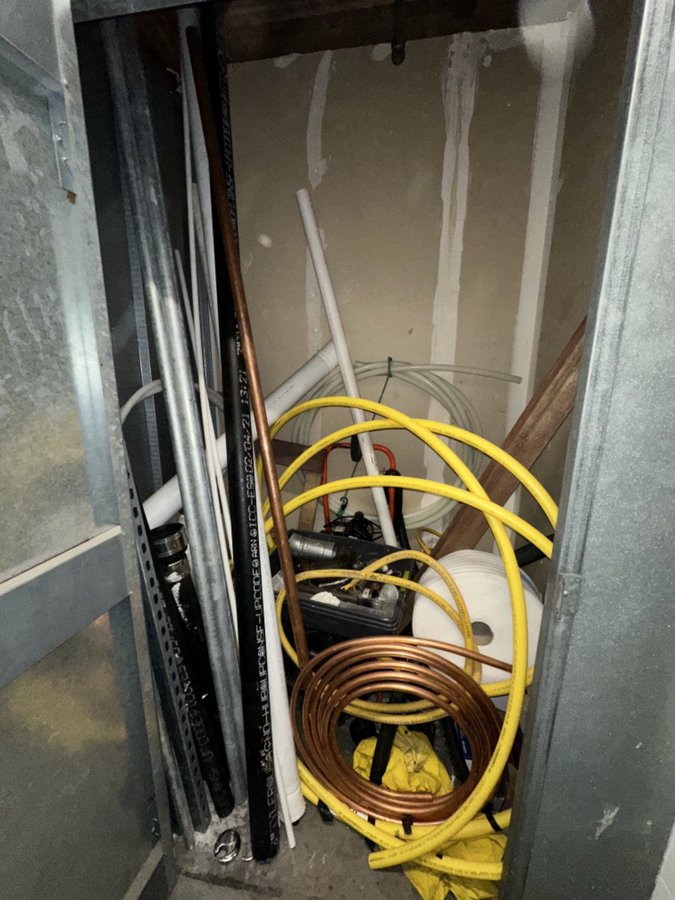 5 x 5 storage unit in Los Angeles, CA