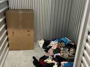 5 x 5 storage unit in Las Vegas, NV