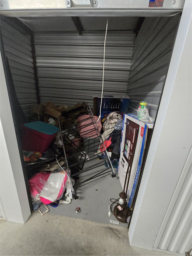 10 x 10 storage unit in Cedar Hill, TX
