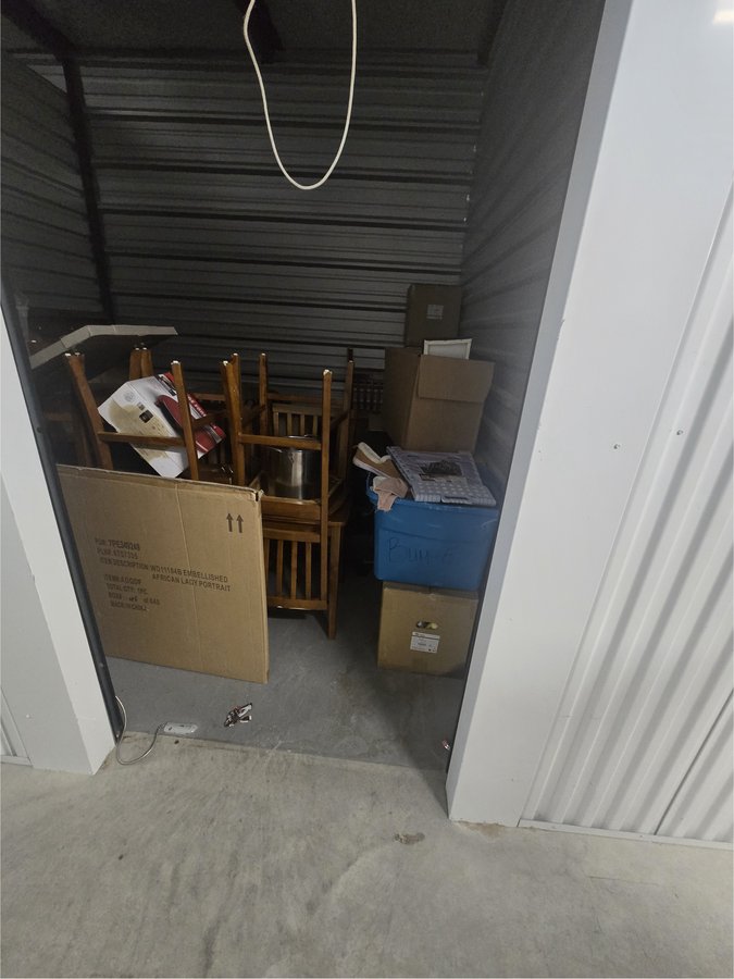 10 x 10 storage unit in Cedar Hill, TX