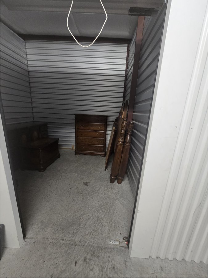 10 x 10 storage unit in Cedar Hill, TX