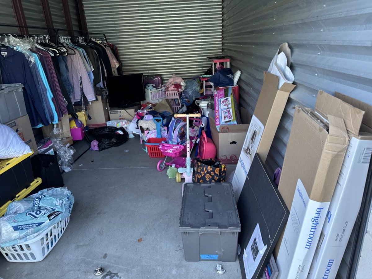 10 x 19 storage unit in Irvine, CA