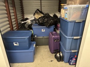 8 x 10 storage unit in Irvine, CA