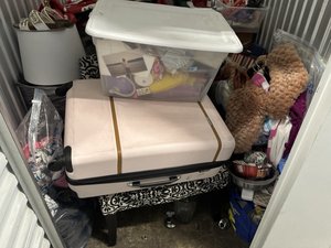 5 x 10 storage unit in Irvine, CA