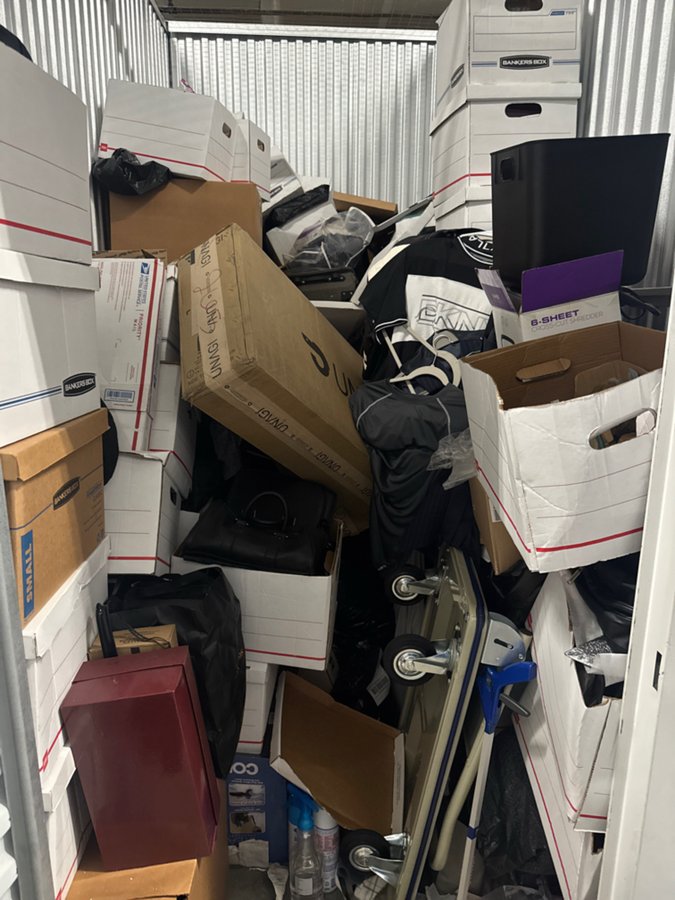 5 x 10 storage unit in Irvine, CA