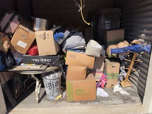 10 x 10 storage unit in Irvine, CA
