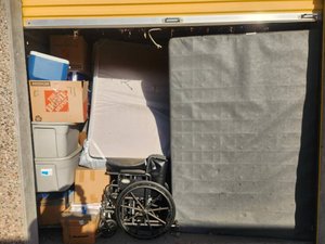 10 x 10 storage unit in Aurora, CO