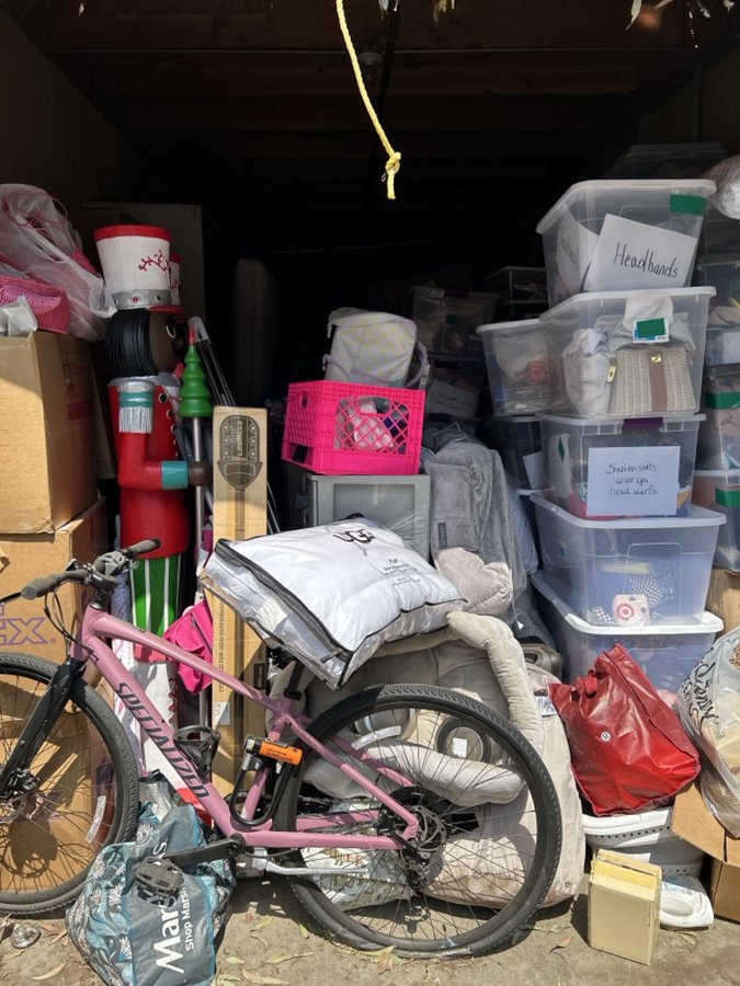 10 x 30 storage unit in Irvine, CA