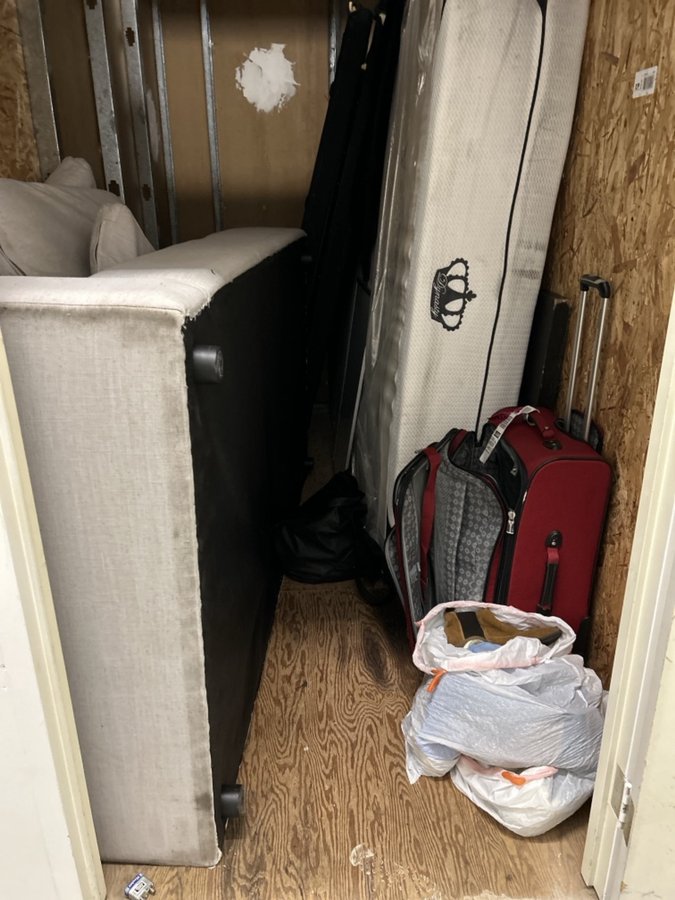 5 x 10 storage unit in Irvine, CA