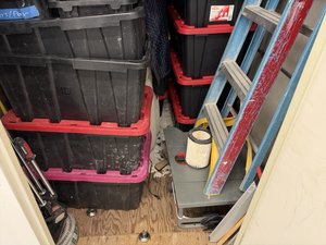 5 x 10 storage unit in Irvine, CA