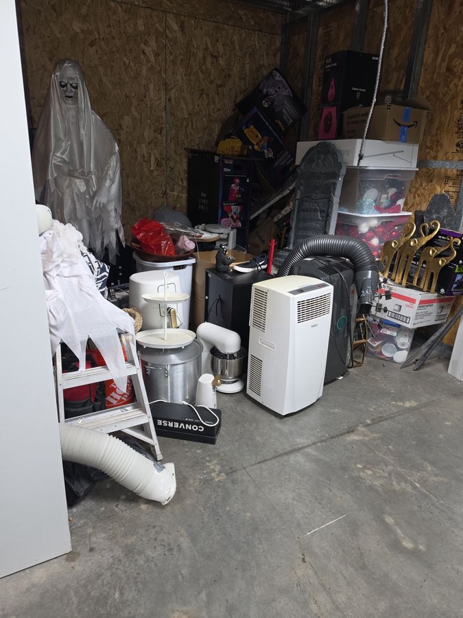 10 x 10 storage unit in Cornelius, OR