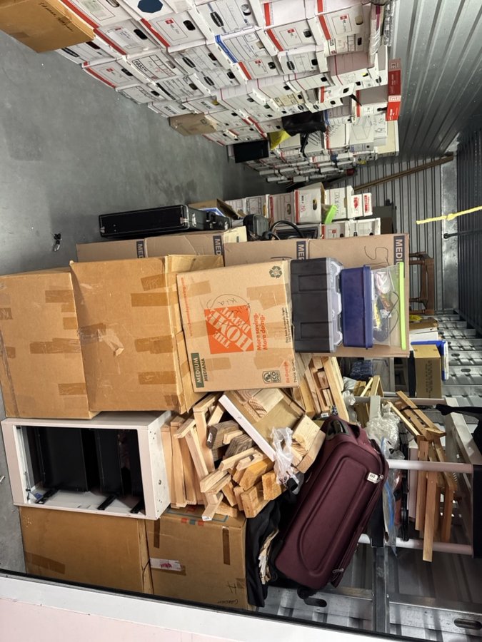 10 x 30 storage unit in Santa Ana, CA