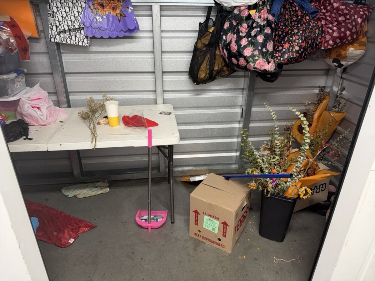 5 x 10 storage unit in Santa Ana, CA