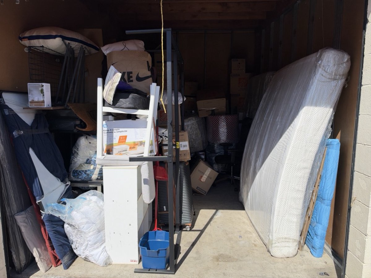 10 x 15 storage unit in Costa Mesa, CA