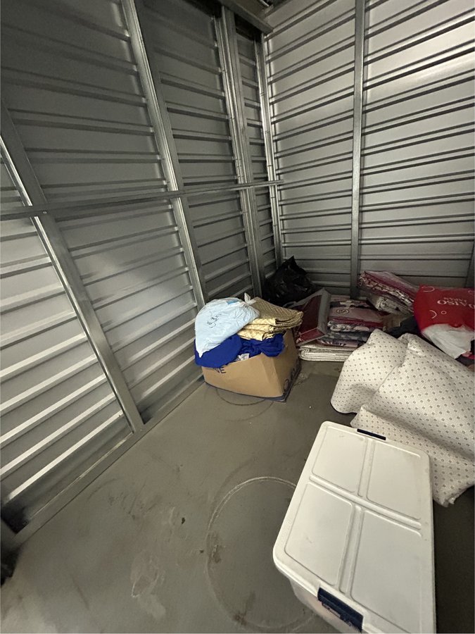 9 x 10 storage unit in Waipahu, HI
