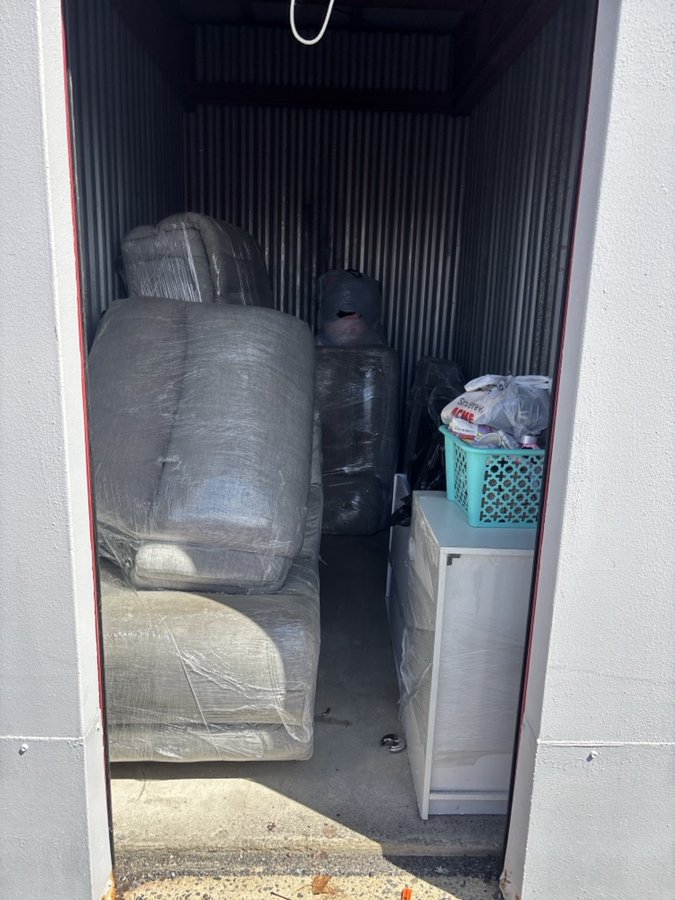 5 x 10 storage unit in Claymont, DE