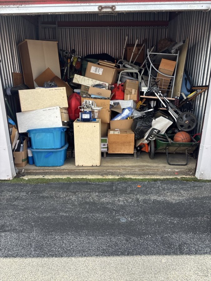 10 x 10 storage unit in Claymont, DE