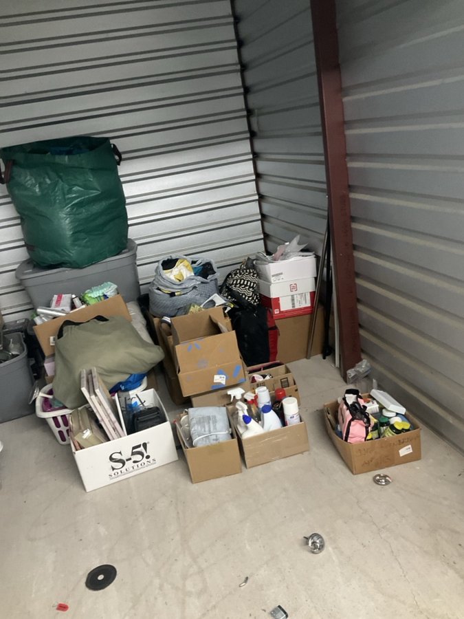 10 x 10 storage unit in Cheektowaga, NY