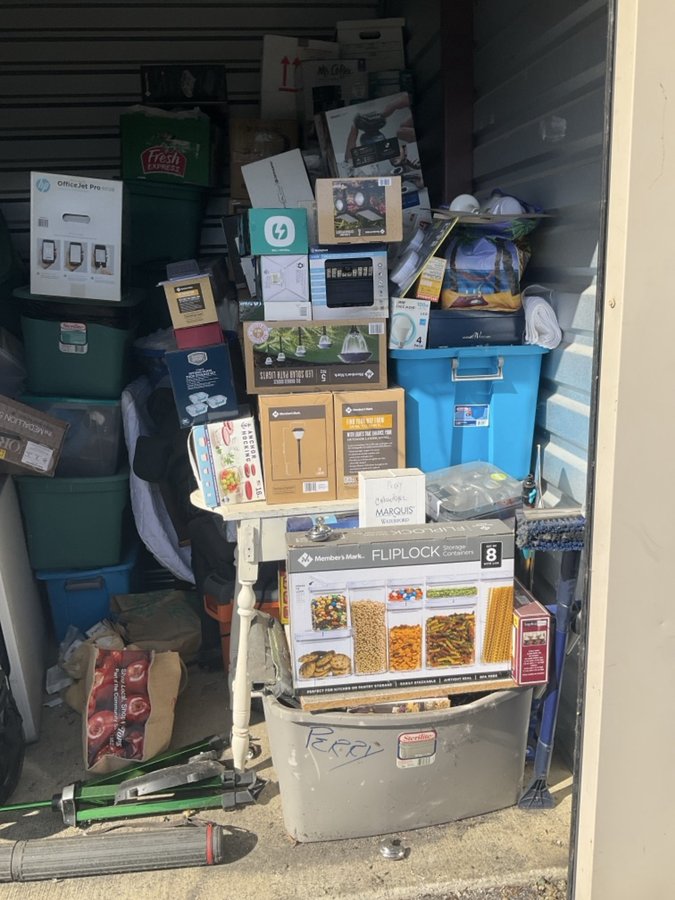 10 x 10 storage unit in Cheektowaga, NY