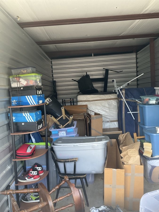 10 x 20 storage unit in Cheektowaga, NY