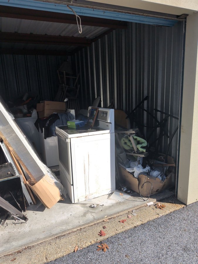10 x 15 storage unit in Derry, NH