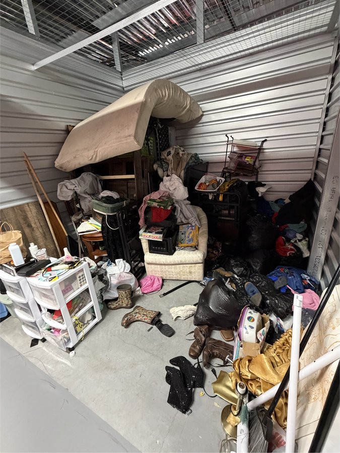 10 x 10 storage unit in Tampa, FL