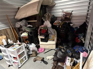 10 x 10 storage unit in Tampa, FL