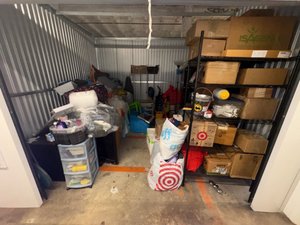 10 x 10 storage unit in Washington, DC
