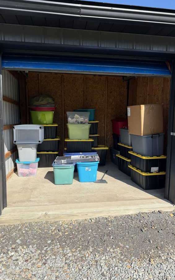 10 x 10 storage unit in Apollo, PA