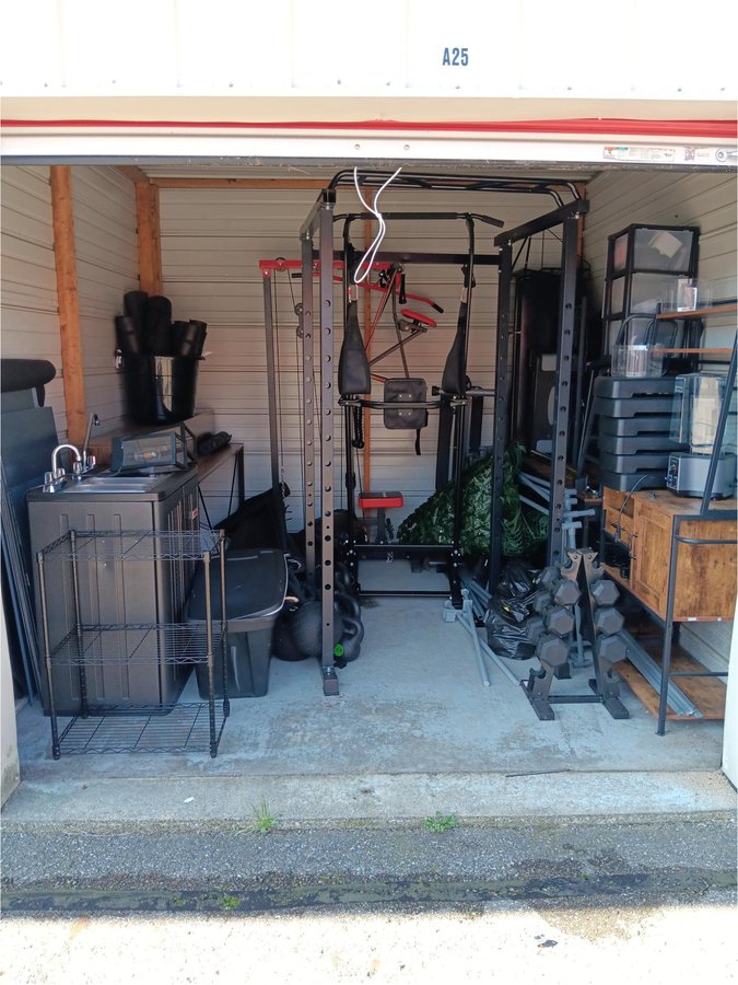 10 x 10 storage unit in Springfield, MI