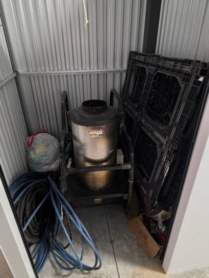 5 x 5 storage unit in Tampa, FL