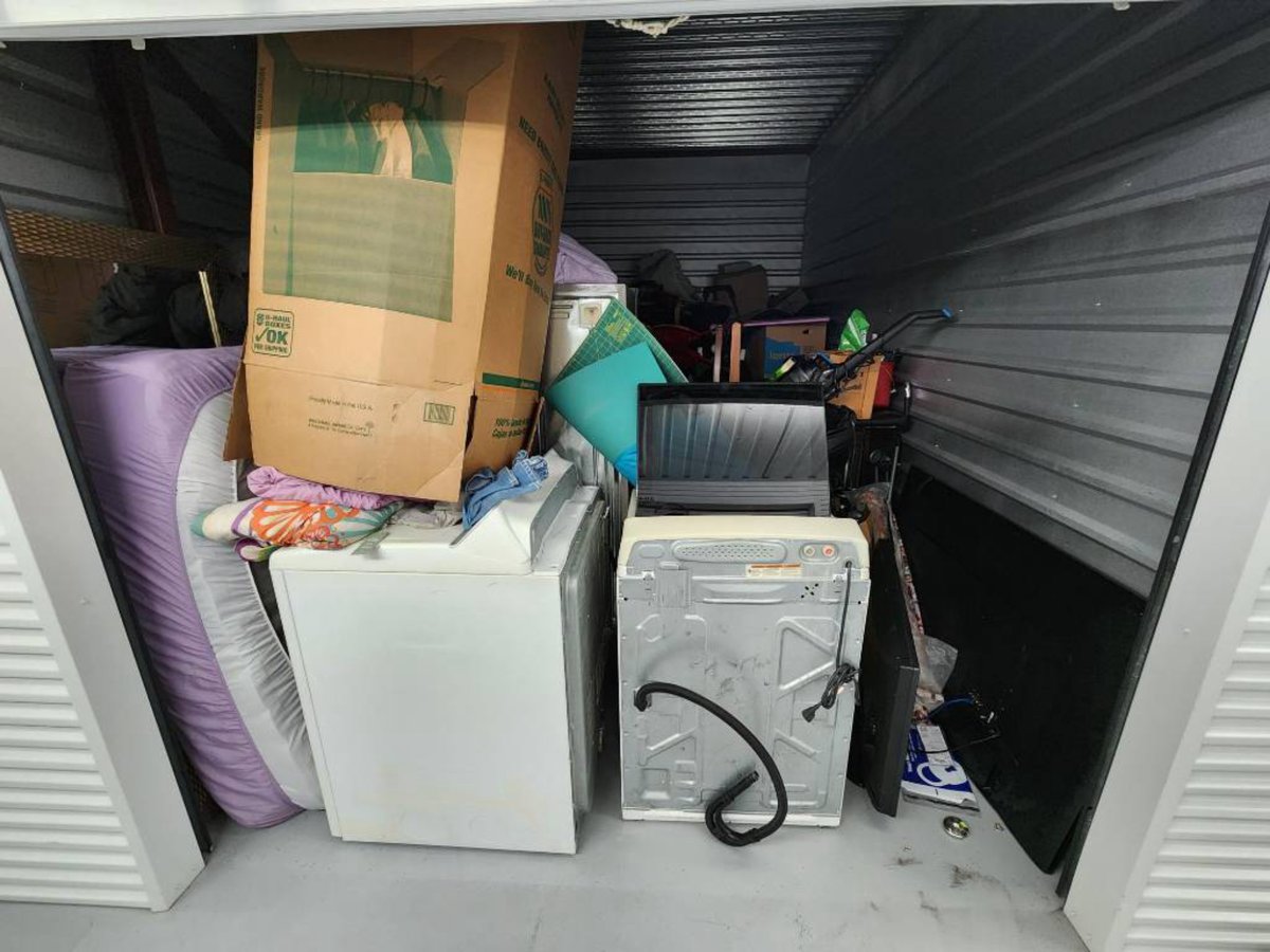 10 x 15 storage unit in Conroe, TX