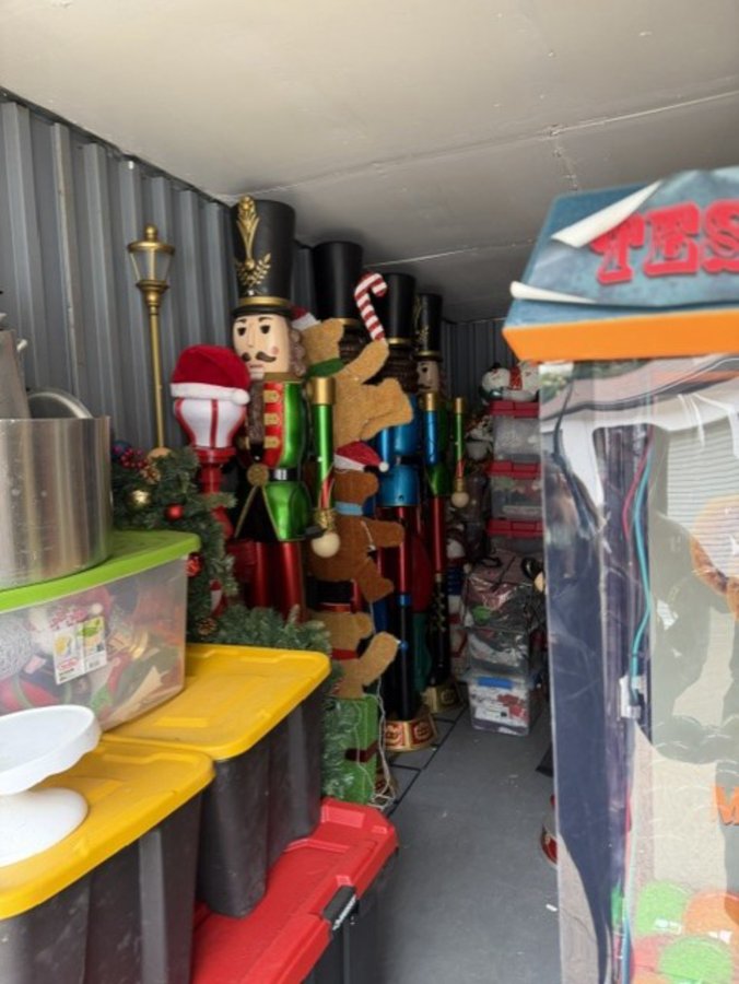 10 x 20 storage unit in Hamden, CT