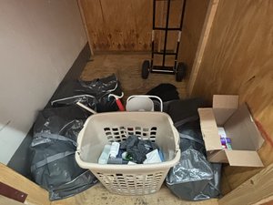 5 x 8 storage unit in Largo, FL