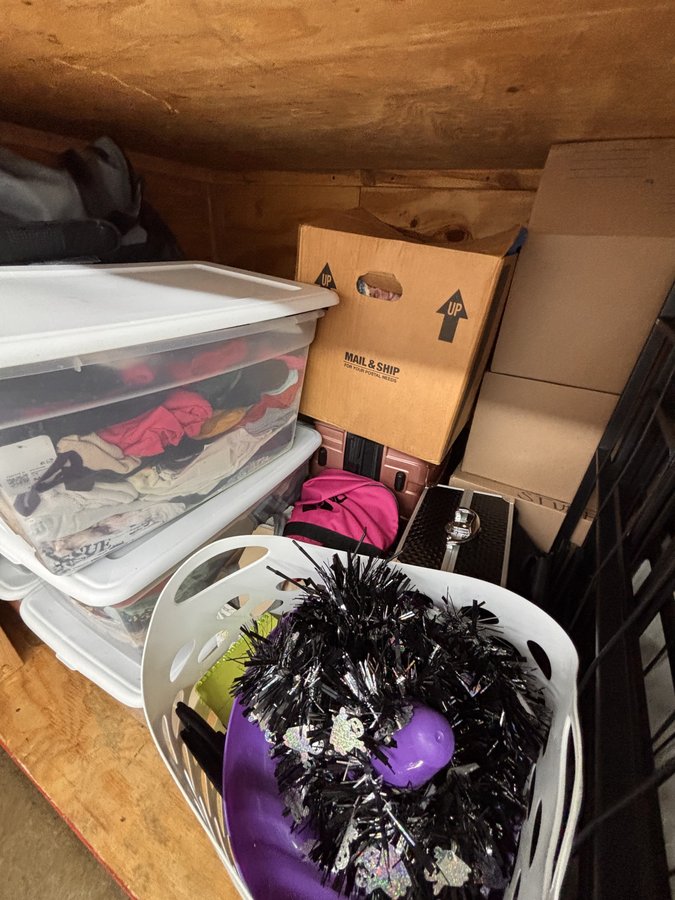 5 x 4 storage unit in Largo, FL