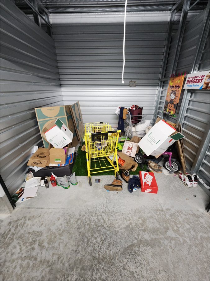 10 x 10 storage unit in Harrisburg, PA