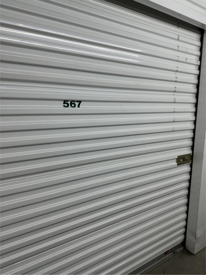 10 x 15 storage unit in Clackamas, OR