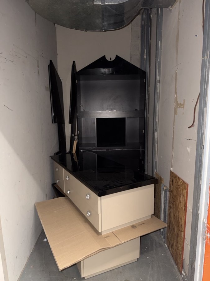 5 x 10 storage unit in Mclean, VA