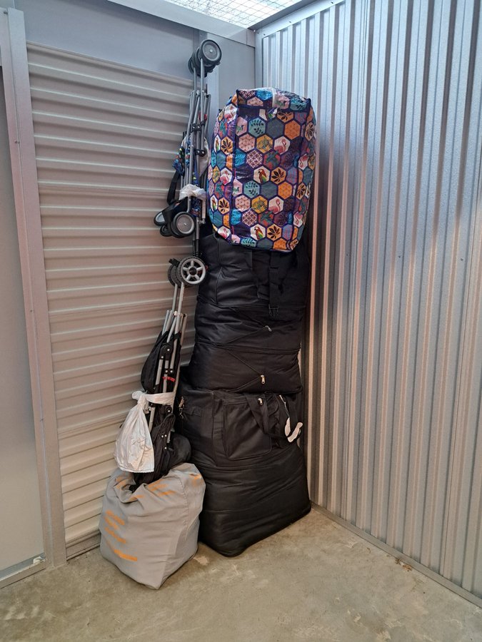 10 x 5 storage unit in Sterling, VA